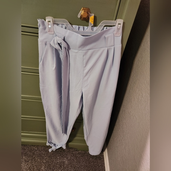 Cute paperbag pants never worn - Picture 5 of 14